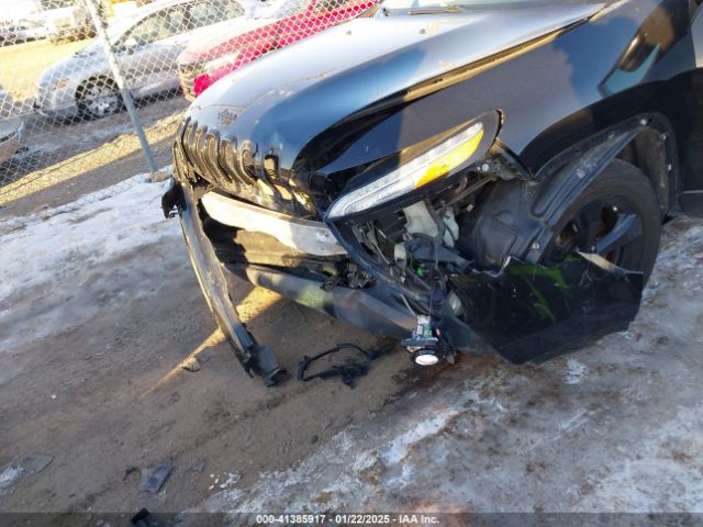 1C4PJMCX0JD554158 Jeep Cherokee Latitude 4x4