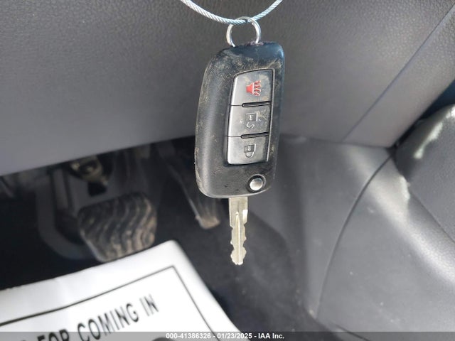 JN1BJ1CR7JW201143 Nissan Rogue Sport S