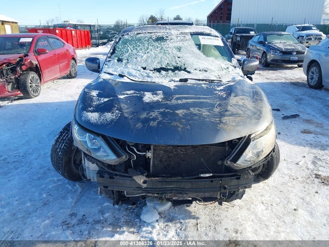 JN1BJ1CR7JW201143 Nissan Rogue Sport S