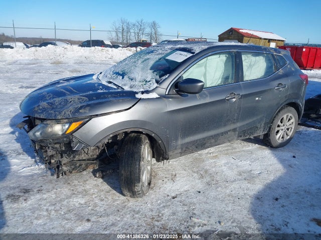 JN1BJ1CR7JW201143 Nissan Rogue Sport S