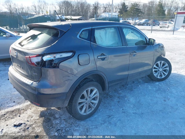 JN1BJ1CR7JW201143 Nissan Rogue Sport S