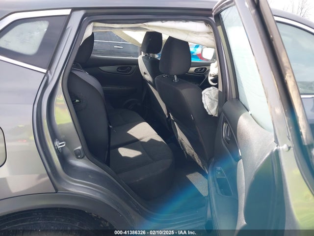 JN1BJ1CR7JW201143 Nissan Rogue Sport S