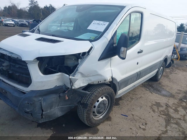 Ford Transit-150 2017 1FTYE1YM5HKB43480 Image 2