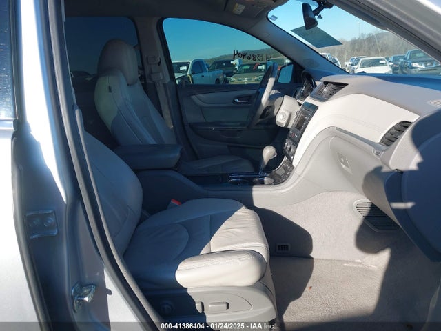 Chevrolet Traverse 2015 1GNKRHKD7FJ374127 Image 5