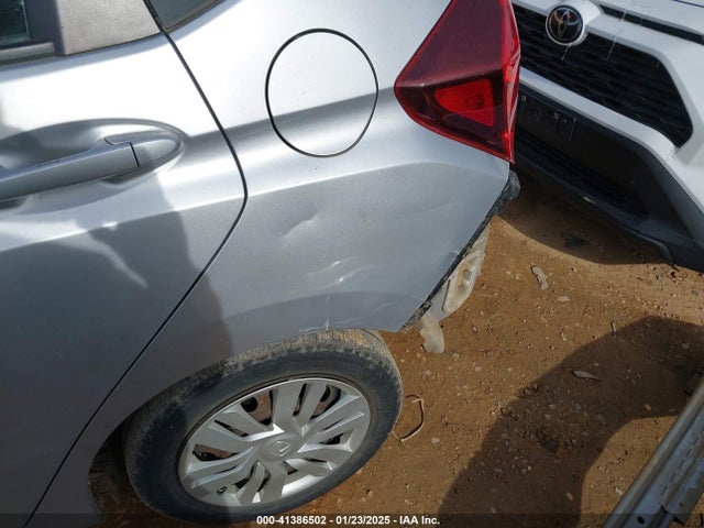 Honda FIT LX 2015 3HGGK5H51FM729704 Image 18