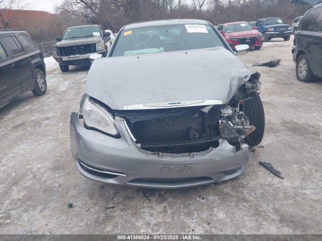 Chrysler 200 Limited 2014 1C3CCBCG5EN135028 Image 13