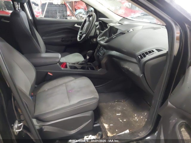 1FMCU9GD8HUE81307 Ford ESCAPE SE