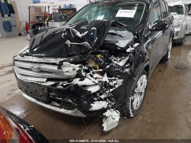 1FMCU9GD8HUE81307 Ford ESCAPE SE