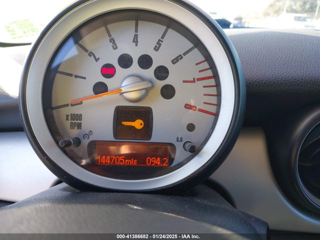 2009 MINI COOPER WMWMF33539TU70685 Photo 6