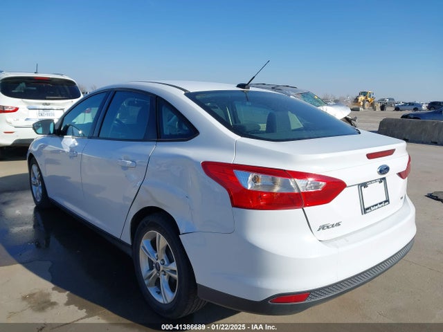 Ford FOCUS SE 2014 1FADP3F2XEL319375 Image 3