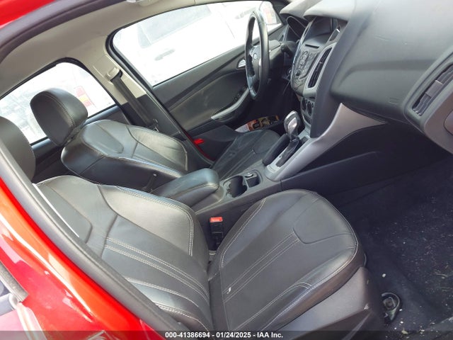 Ford FOCUS SE 2014 1FADP3K22EL323457 Image 5
