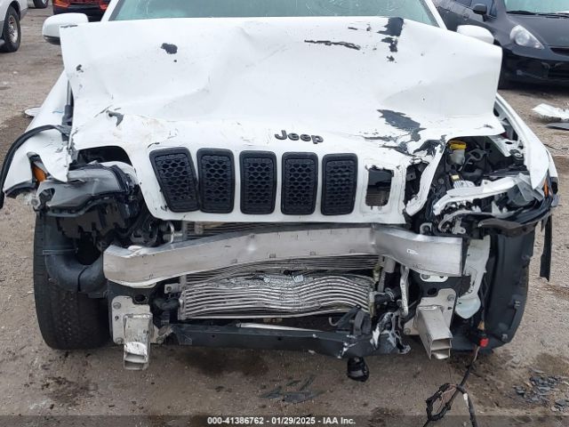1C4PJLLN4KD326237 Jeep Cherokee Altitude Fwd
