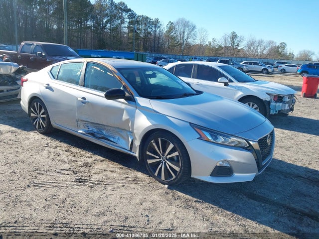 2019 1N4BL4CV7KC182382 main image