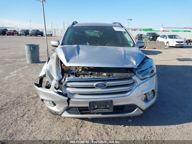 1FMCU0GD2JUB47825 Ford ESCAPE SE