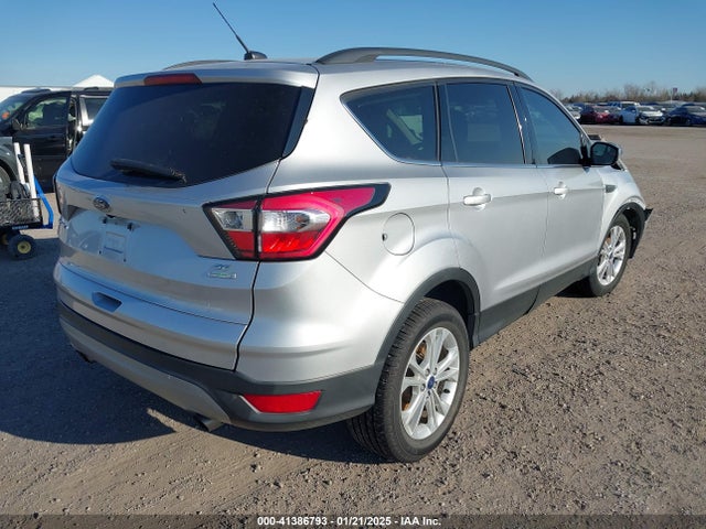 1FMCU0GD2JUB47825 Ford ESCAPE SE