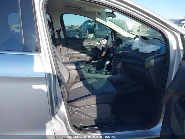 1FMCU0GD2JUB47825 Ford ESCAPE SE
