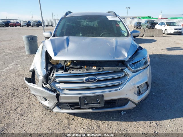 1FMCU0GD2JUB47825 Ford ESCAPE SE