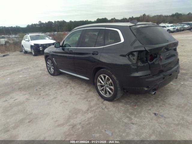2018 BMW X3 5UXTR9C56JLD72250 Photo 2