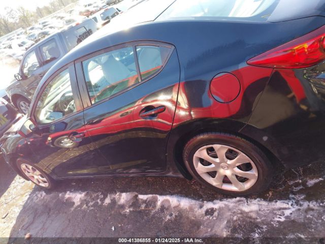 3MZBM1U74FM171993 Mazda Mazda3 I Sport