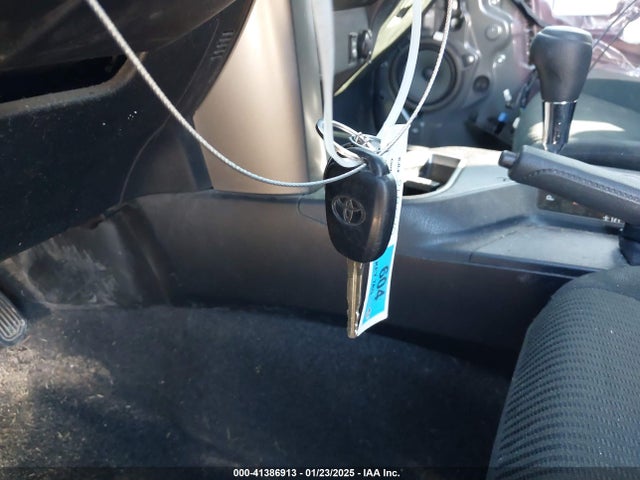 Toyota RAV4 LE 2018 JTMZFREV8JJ202305 Image 11