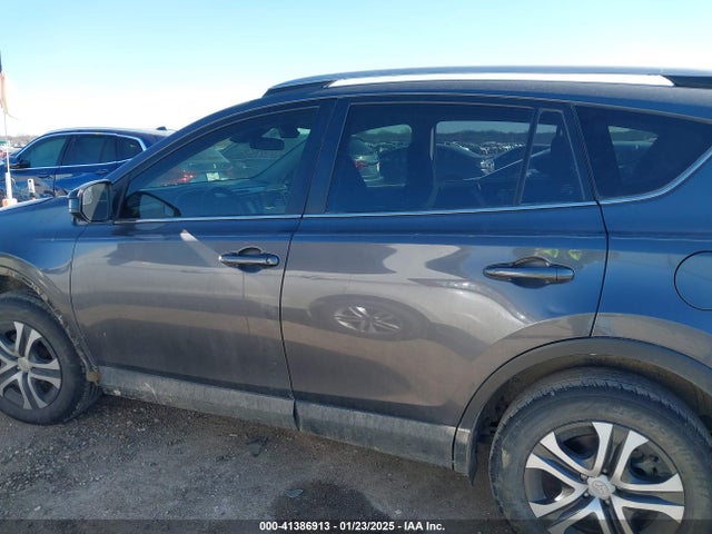 Toyota RAV4 LE 2018 JTMZFREV8JJ202305 Image 14