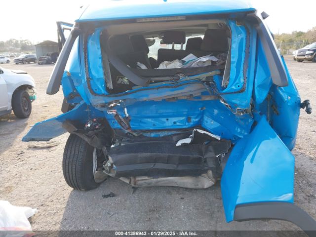 2T3W1RFV3MW156176 Toyota Rav4 Xle