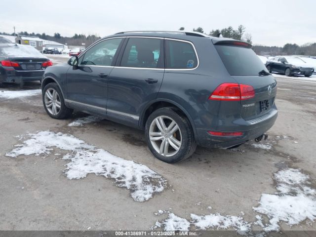 2012 VOLKSWAGEN TOUAREG WVGEF9BP4CD008517 Photo 2