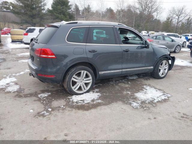 2012 VOLKSWAGEN TOUAREG WVGEF9BP4CD008517 Photo 3
