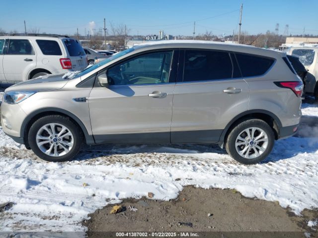 1FMCU0G94HUB72375 Ford ESCAPE SE