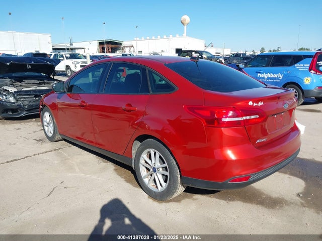 Ford FOCUS SE 2018 1FADP3F23JL258929 Image 3