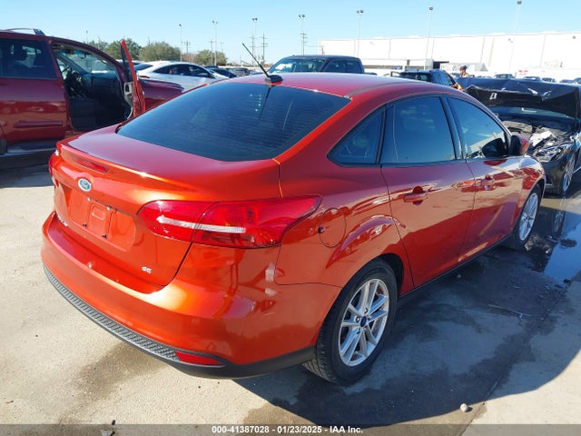 Ford FOCUS SE 2018 1FADP3F23JL258929 Image 4
