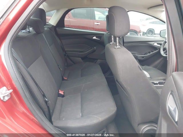 Ford FOCUS SE 2018 1FADP3F23JL258929 Image 8