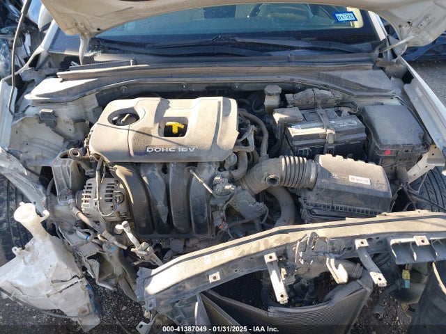 KMHD84LF1HU060936 Hyundai ELANTRA SE