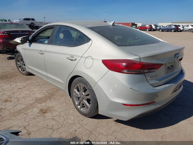 KMHD84LF1HU060936 Hyundai ELANTRA SE