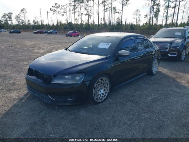 1VWAT7A33FC032281 Volkswagen Passat 1.8t Wolfsburg Edition