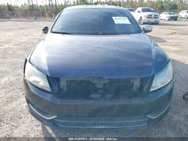 1VWAT7A33FC032281 Volkswagen Passat 1.8t Wolfsburg Edition