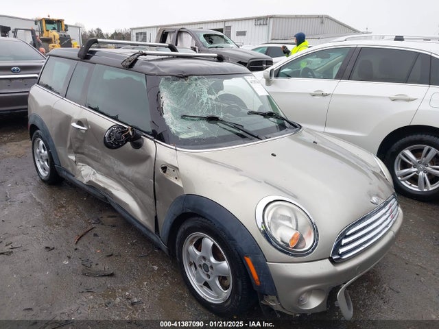 2011 MINI COOPER CLUBMAN WMWZF3C55BT188172 Photo 0