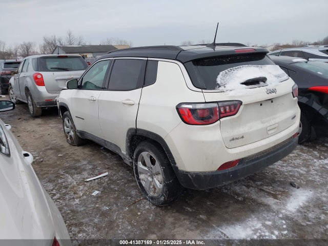 Jeep Compass Latitude 4x4 2018 3C4NJDBB3JT307076 Image 3