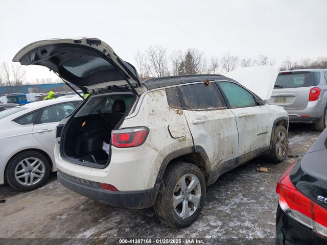 Jeep Compass Latitude 4x4 2018 3C4NJDBB3JT307076 Image 4