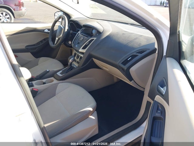 1FADP3F24EL360553 Ford FOCUS SE