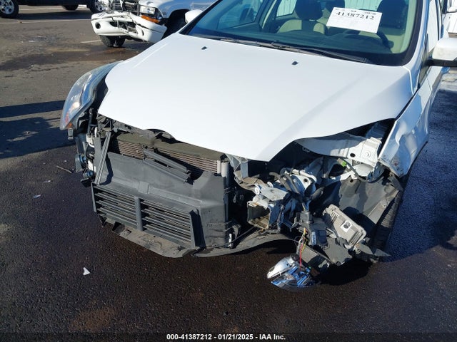1FADP3F24EL360553 Ford FOCUS SE
