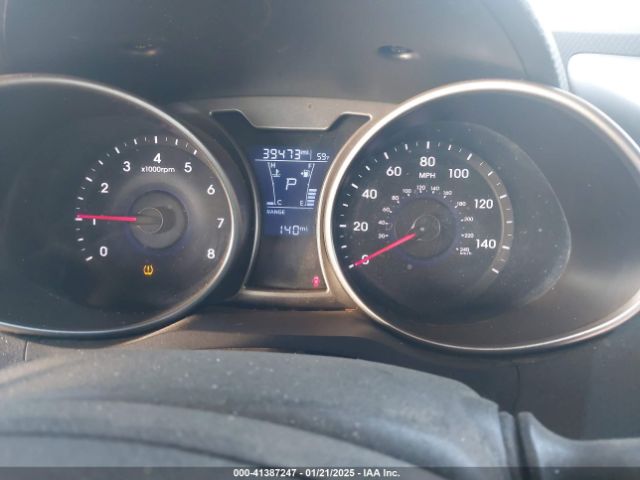 KMHTC6AD8HU323222 Hyundai Veloster Value Edition