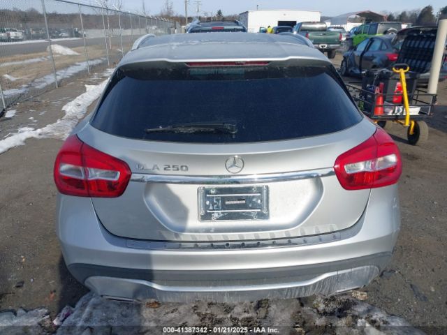 WDCTG4EBXJJ409901 Mercedes-Benz GLA 250