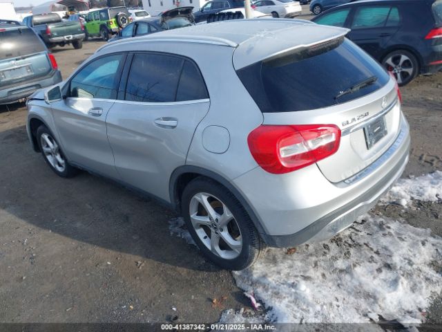 WDCTG4EBXJJ409901 Mercedes-Benz GLA 250
