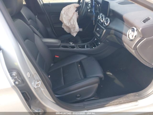 WDCTG4EBXJJ409901 Mercedes-Benz GLA 250
