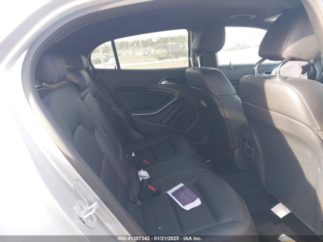 WDCTG4EBXJJ409901 Mercedes-Benz GLA 250