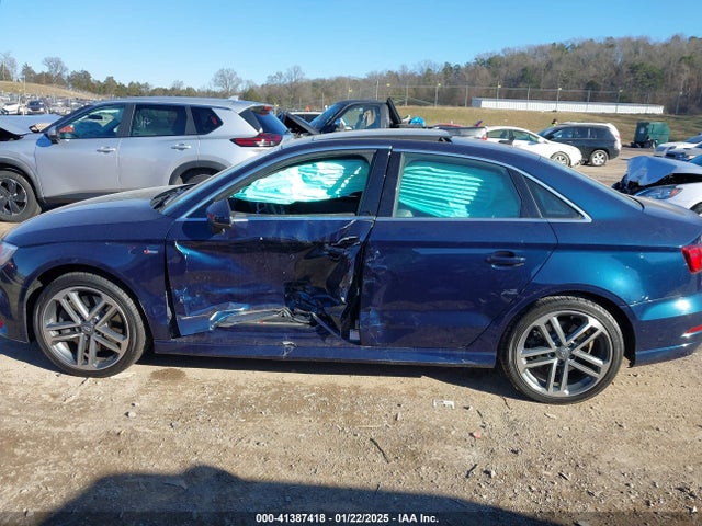 2019 Audi A3 45 Premium მანქანა იყიდება აუქციონზე, vin: WAUJEGFF6K1019771, აუქციონის ნომერი: 41387418
