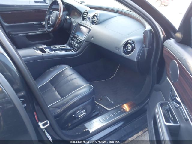 2011 JAGUAR XJ SAJWA2GB1BLV15411 Photo 4