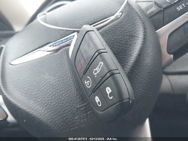 Chrysler 200 Limited 2015 1C3CCCAB7FN644679 Image 11