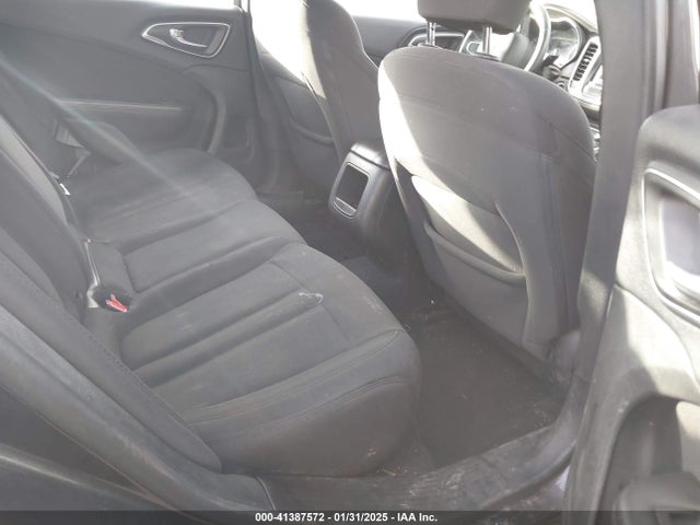 Chrysler 200 Limited 2015 1C3CCCAB7FN644679 Image 8